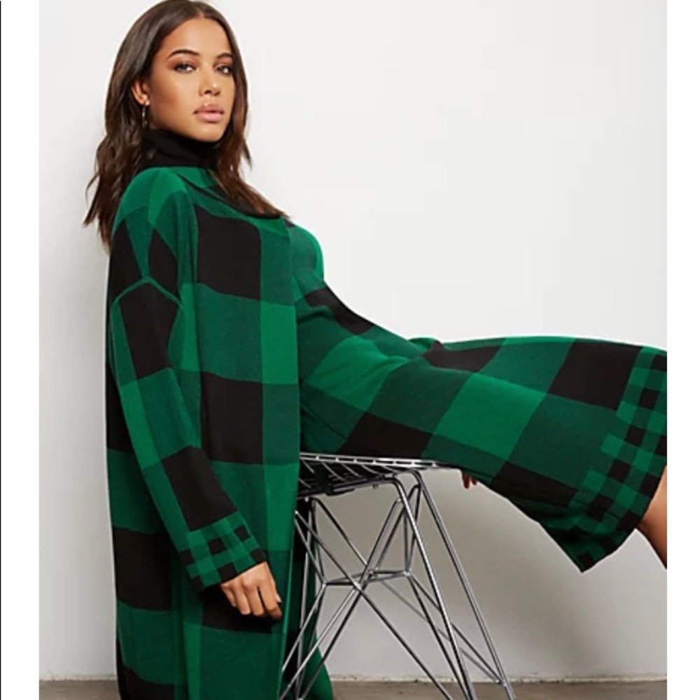 NY&Co green Buffalo plaid cocoon cardigan (sz M)